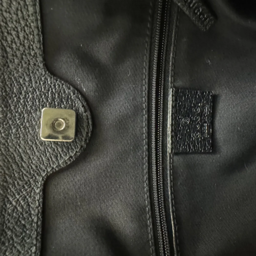 Authentic GUCCI Eclipse GG Black Canvas Shoulder Bag |Tote P0029